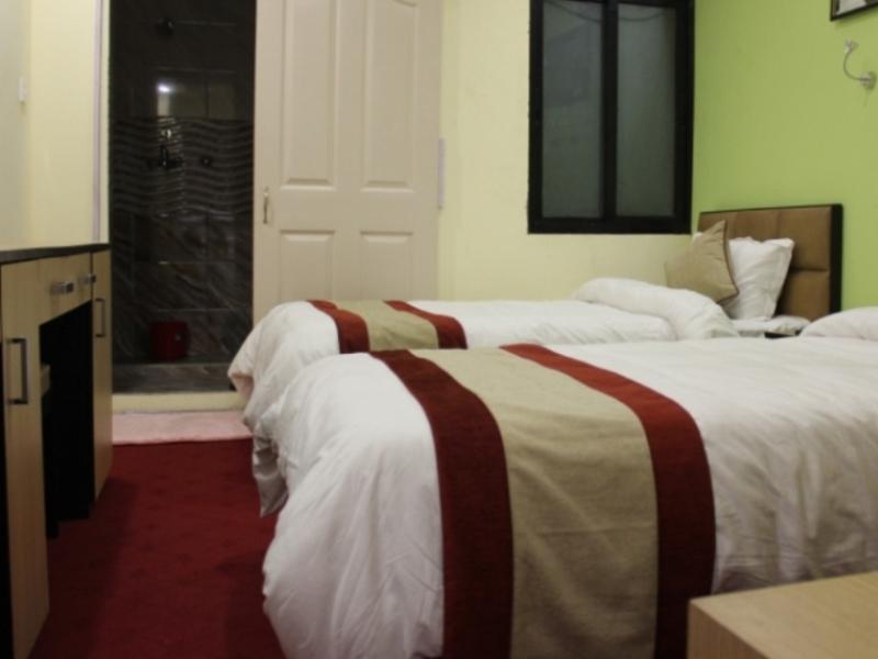 Oyo 105 Hotel Travel Inn Катманду Экстерьер фото