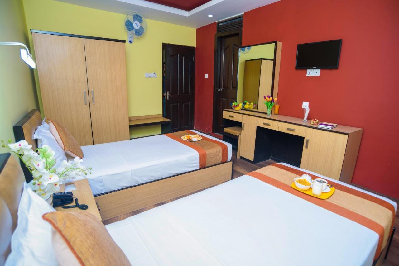 Oyo 105 Hotel Travel Inn Катманду Экстерьер фото
